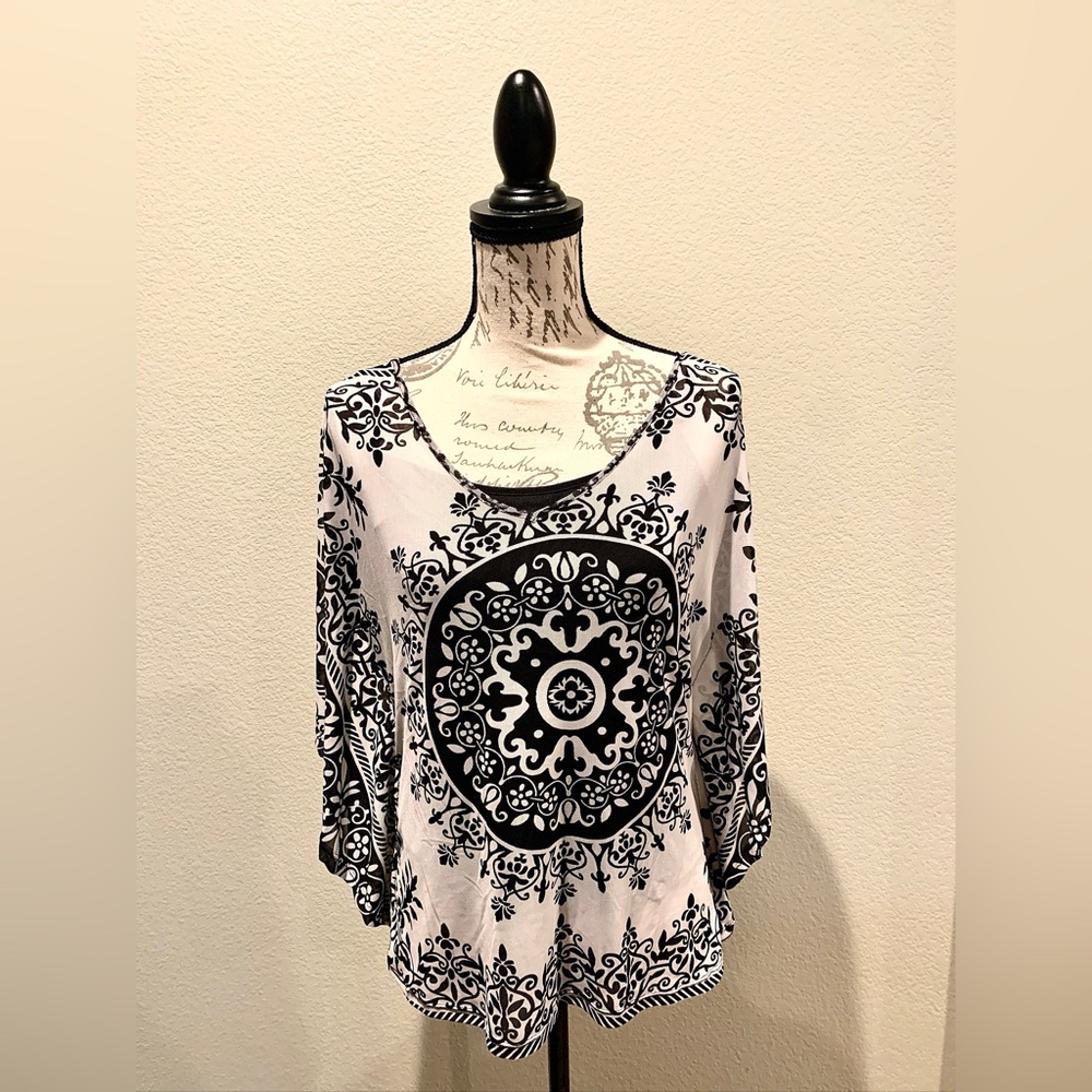 Robert Louis Black and White Printed V-Neck Tunic